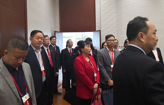 全國(guó)人大代表、方大集團(tuán)董事長(zhǎng)熊建明參加最高人民法院第一巡回法庭視察調(diào)研座談